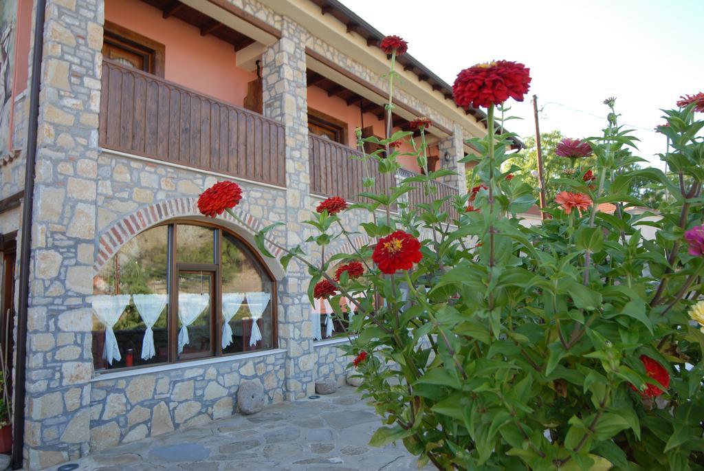 Guesthouse To Spiti Τou Gakou Nestorion ภายนอก รูปภาพ